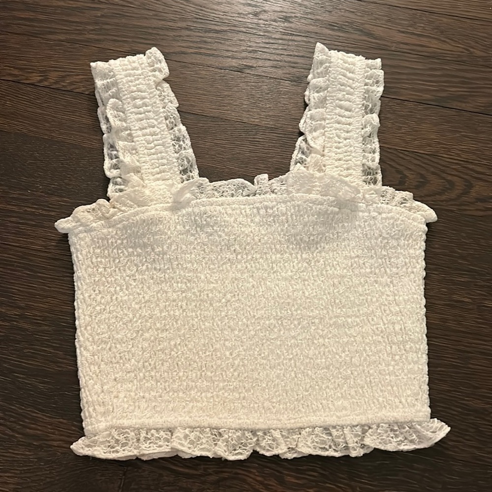 Storia lace cropped cami top-white-thick lace sleeves- worn a couple times